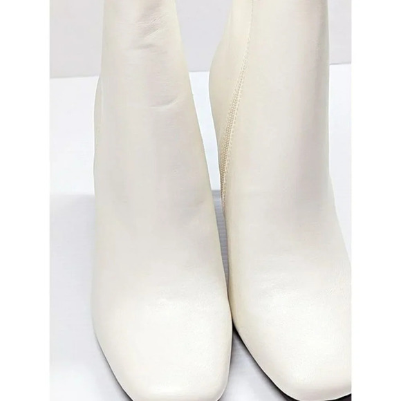 Journee Collection Women's Silvy Heel Bootie White Size 10 (MSRP $100) - Picture 6 of 11